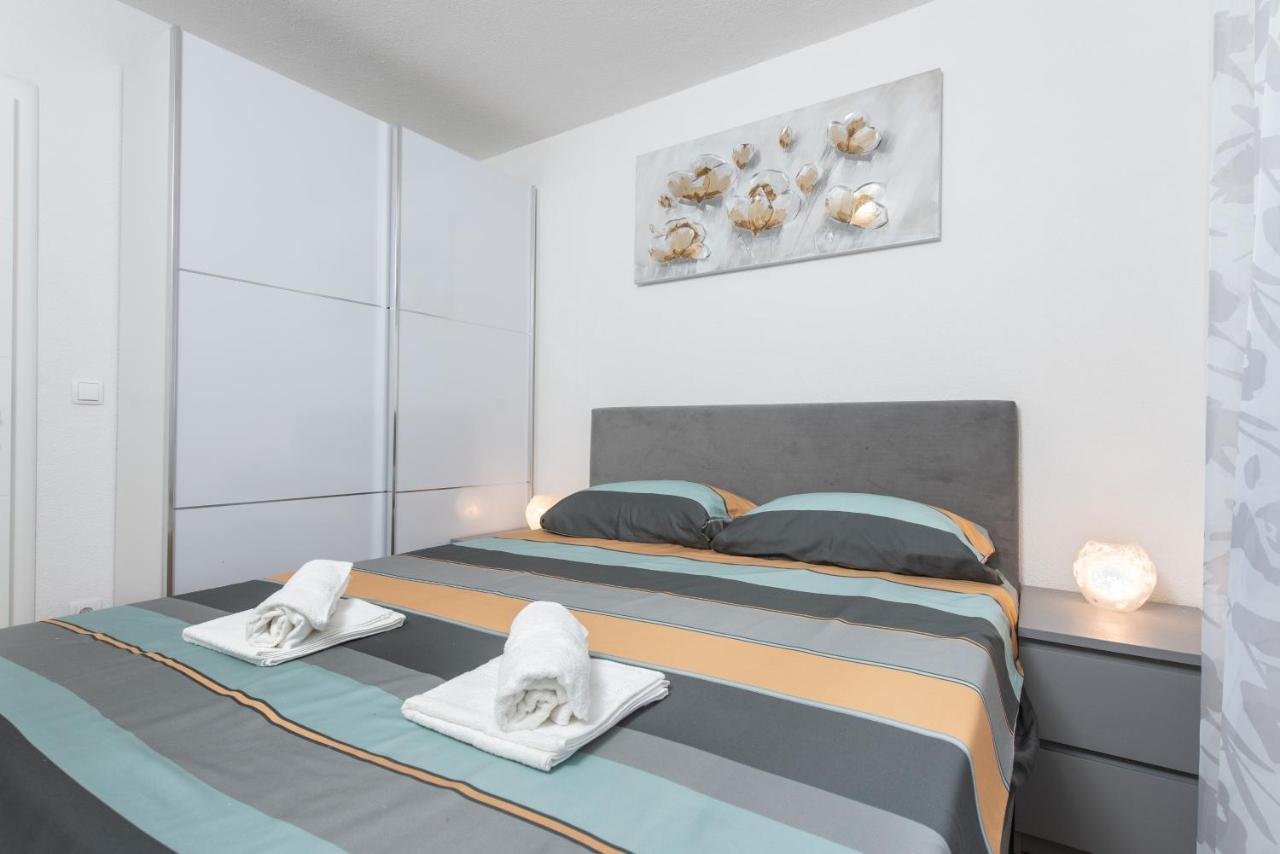 Apartmani Mara คาชเตลา ภายนอก รูปภาพ